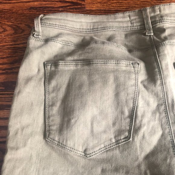 Olive Green Forever 21 Jeans - Picture 5 of 6